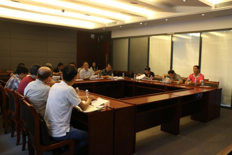 成人直播平台
召开校友会会长会议