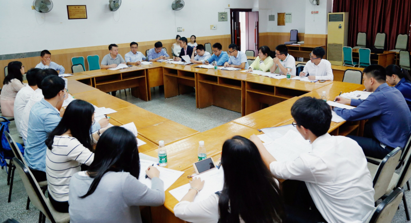 君子怀德,化院情长--成人直播平台
校友会召开第二届第三次理事大会